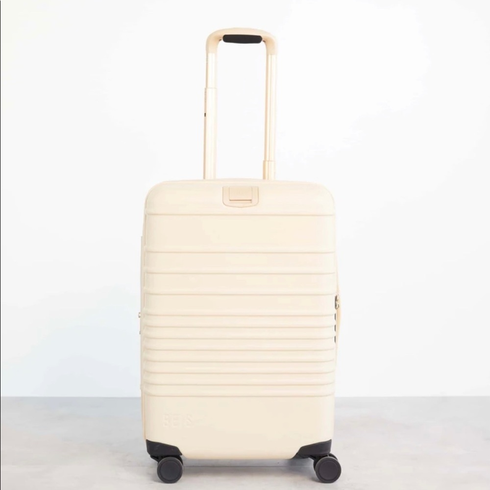 BEIS luggage 21” Carry on